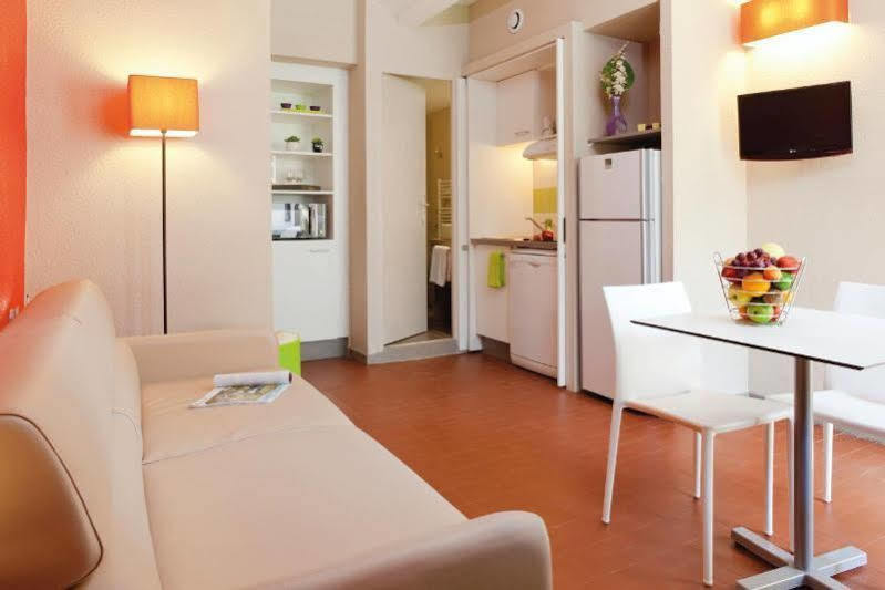 ホテル Belambra Clubs La Colle-Sur-Loup - Les Terrasses De Saint-Paul De Vence エクステリア 写真